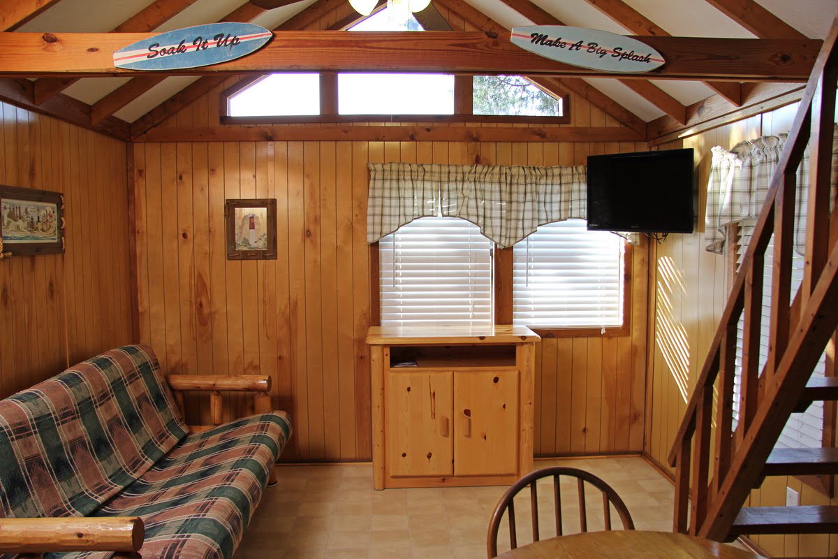 cottage bedroom loft08